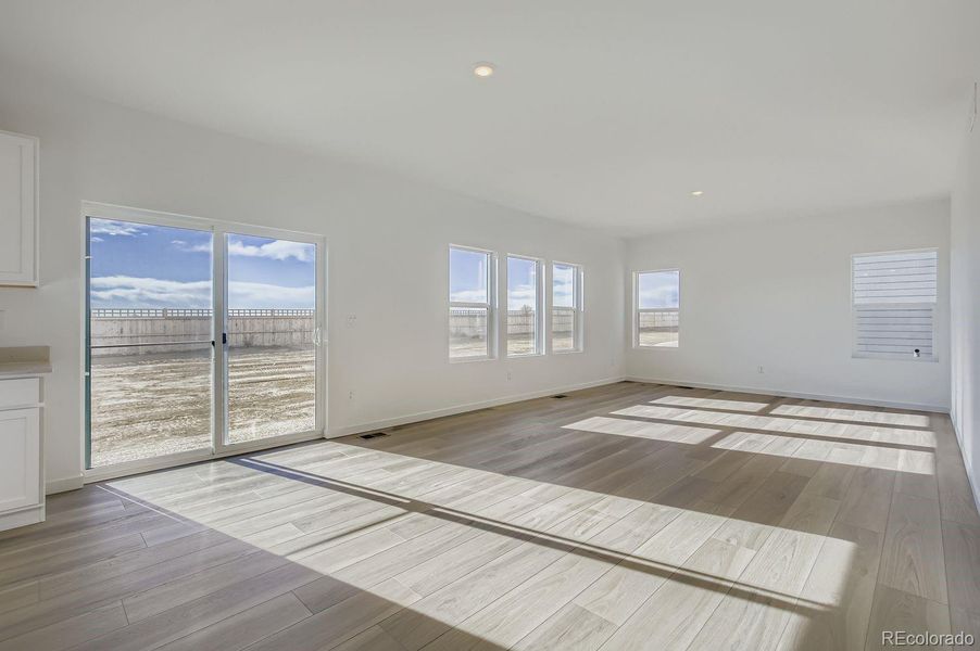 Spacious, unfurnished interior of a new home in Ledge Rock, Johnstown (Image 8).