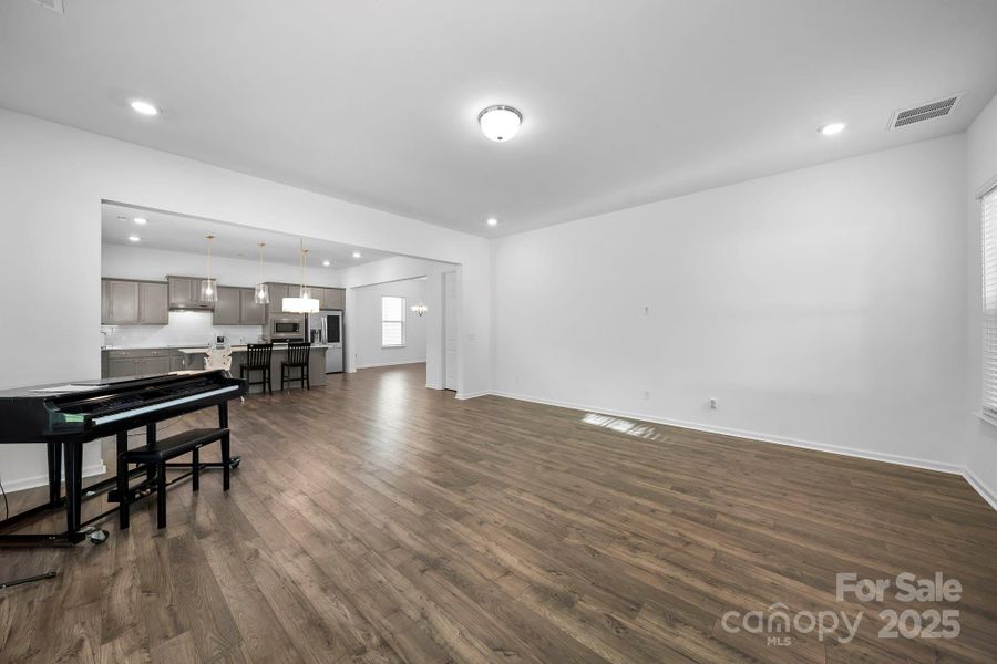 Image 44 of a home in .