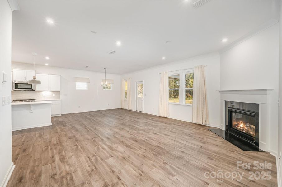 Spacious, unfurnished interior of a new home in Parkside Crossing, Charlotte (Image 18).