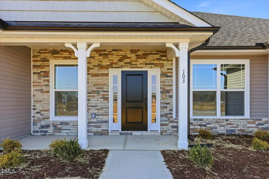 04-103 Brighton St-4