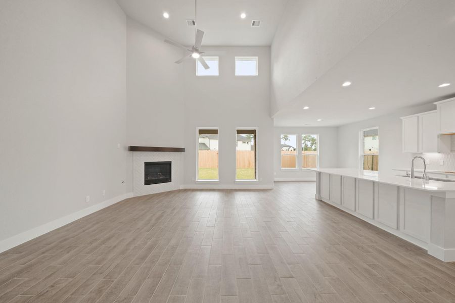 Spacious, unfurnished interior of a new home in Barton Creek Ranch, Conroe (Image 18). Spacious, unfurnished interior of a new home in Barton Creek Ranch, Conroe (Image 18).