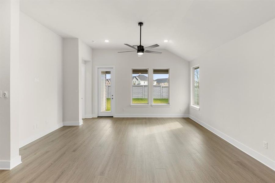 18. 2712 Andorra - Family 18. 2712 Andorra - Family