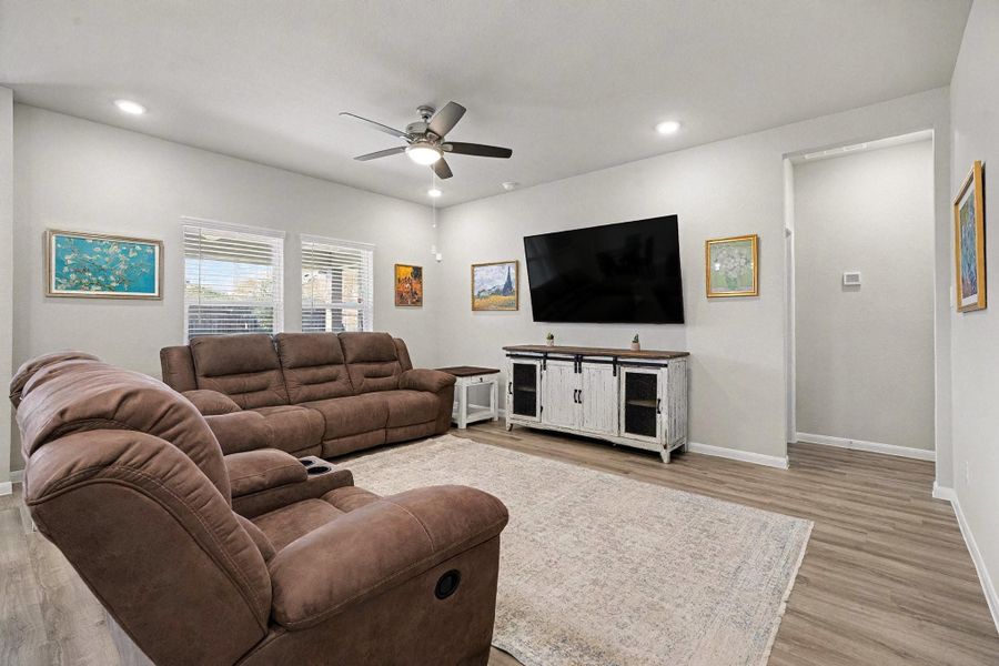 Furnished interior view inside a new home in Southwinds, Baytown (Image 14). Furnished interior view inside a new home in Southwinds, Baytown (Image 14).