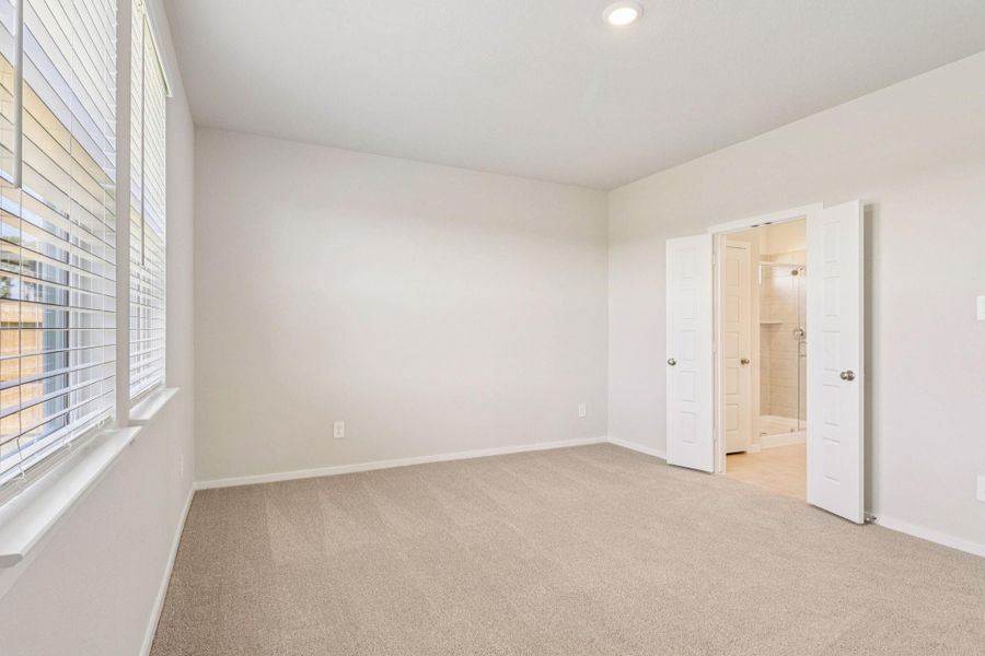 Spacious, unfurnished interior of a new home in Granger Pointe - Traditional Series, New Caney (Image 20).