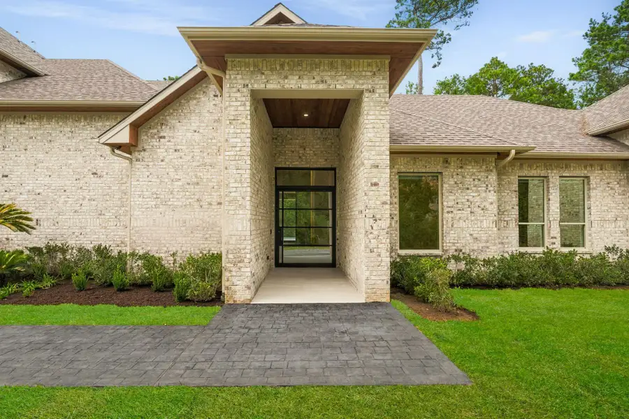Exterior details and patio area of a home in , Tomball (Image 25).