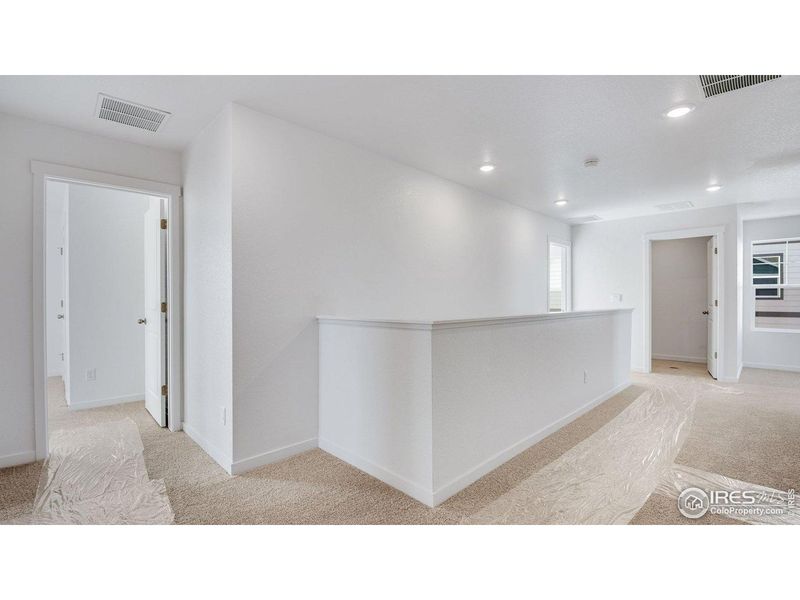 Spacious, unfurnished interior of a new home in Vista Meadows, Fort Lupton (Image 26).