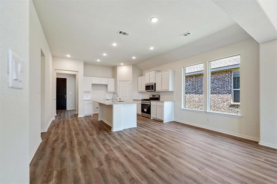 Spacious, unfurnished interior of a new home in Liberty Pointe, Gainesville (Image 31). Spacious, unfurnished interior of a new home in Liberty Pointe, Gainesville (Image 31).