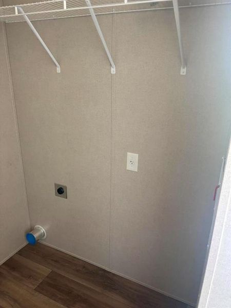 Spacious, unfurnished interior of a new home in , Kemp (Image 7).