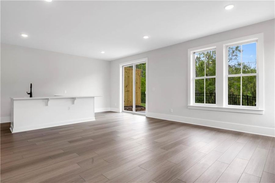 Spacious, unfurnished interior of a new home in Echo Park, Suwanee (Image 32).