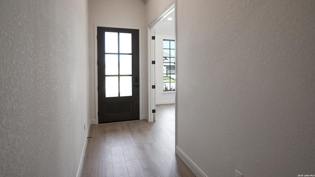 Spacious, unfurnished interior of a new home in Meadows of Mill Creek, Seguin (Image 18).