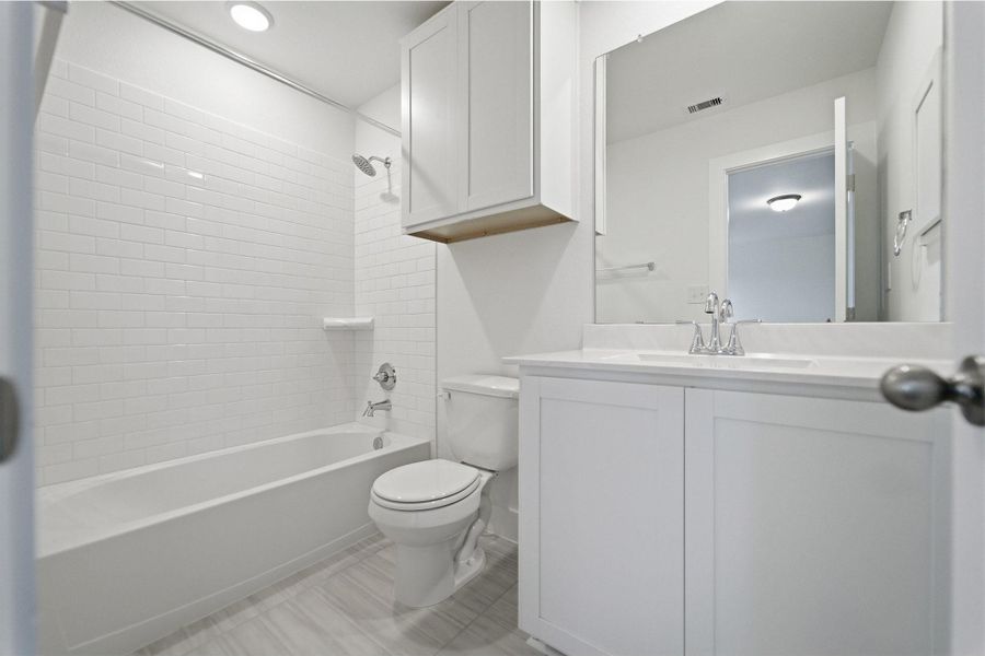 Furnished interior view inside a new home in Bay Creek, Baytown (Image 14).