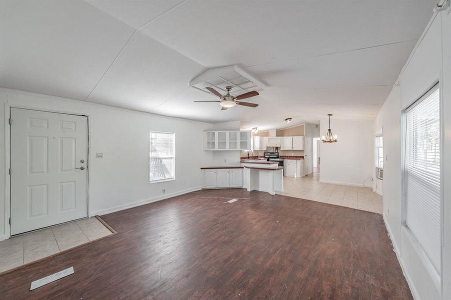 Spacious, unfurnished interior of a new home in , Millsap (Image 18).
