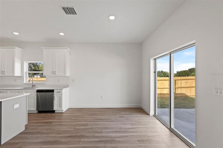 Spacious, unfurnished interior of a new home in , Sanford (Image 14).