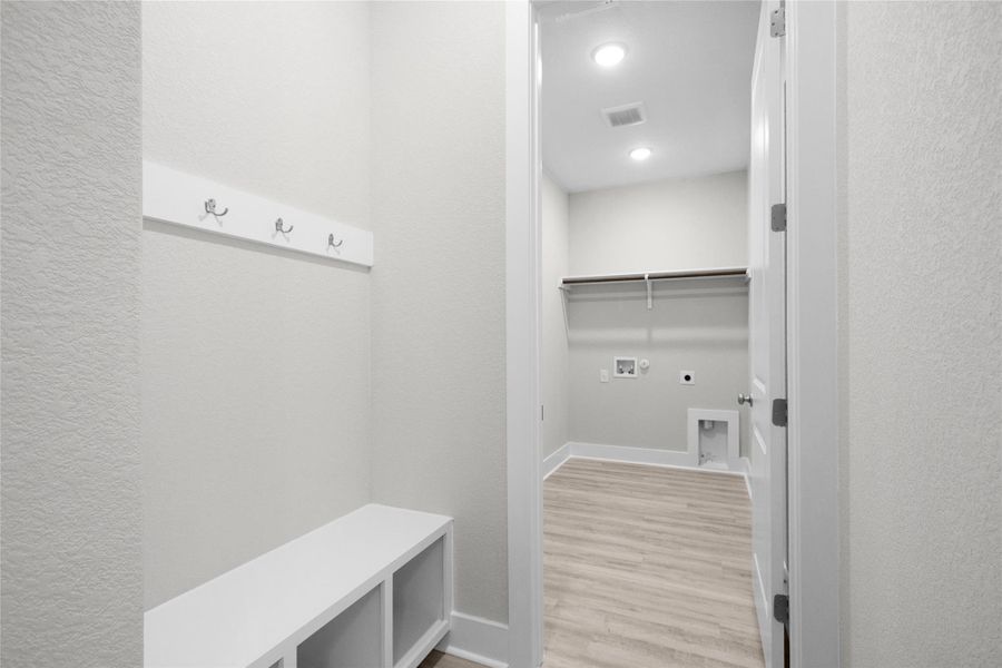 REPRESENTATIVE OF FLOOR PLAN ONLY REPRESENTATIVE OF FLOOR PLAN ONLY