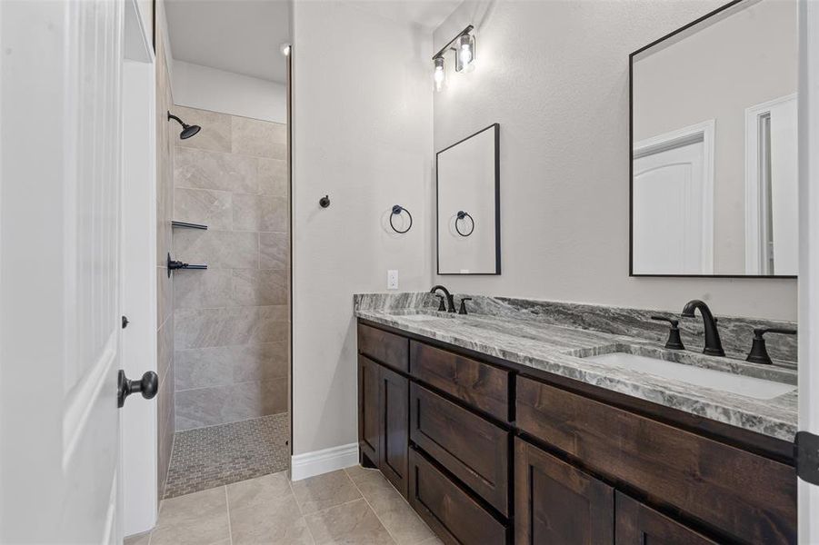 Furnished interior view inside a new home in , Granbury (Image 10).