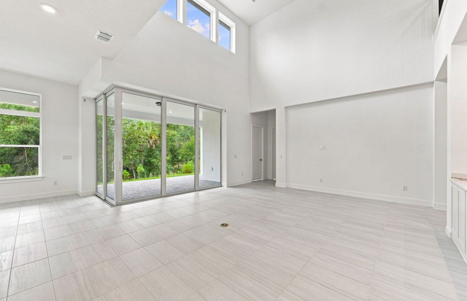 Spacious, unfurnished interior of a new home in Two Rivers, Zephyrhills (Image 16).