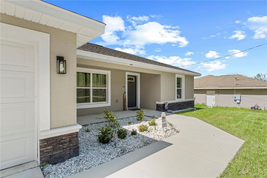 Exterior details and patio area of a home in , Ocala (Image 3).