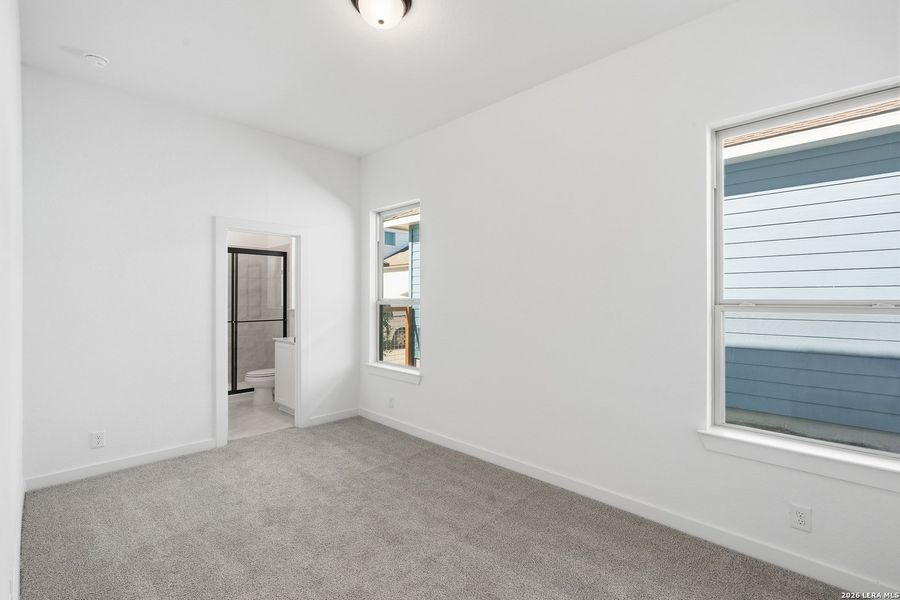 Spacious, unfurnished interior of a new home in The Crossvine, Schertz (Image 20).