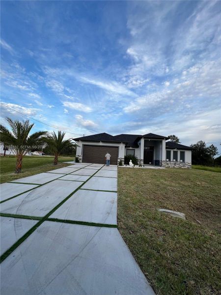 Image 12 of a home in .