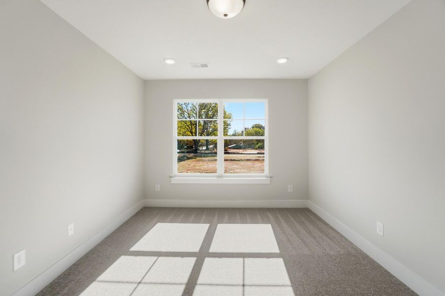 Spacious, unfurnished interior of a new home in Blythe Mill Townhomes, Waxhaw (Image 59).