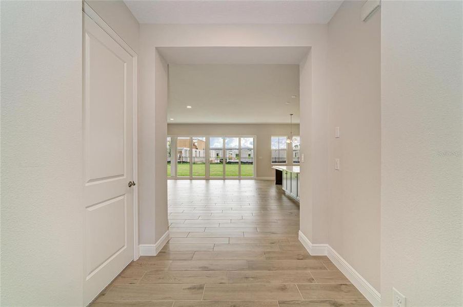 Spacious, unfurnished interior of a new home in North River Ranch, Parrish (Image 24).