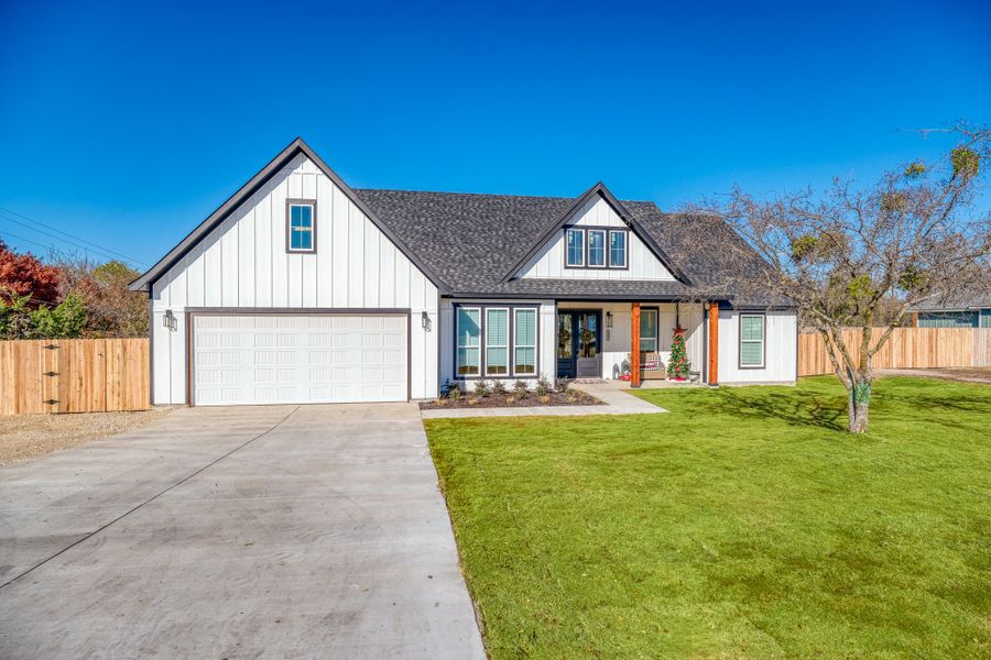 Representative exterior photo of a completed home built from the Lakeshore by Zeal Home Builders in Horizon Meadow Estates, Paradise, TX (Image 33). Representative exterior photo of a completed home built from the Lakeshore by Zeal Home Builders in Horizon Meadow Estates, Paradise, TX (Image 33).