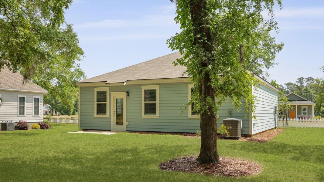 Exterior details and patio area of a home in North Shore, Summerton (Image 20).