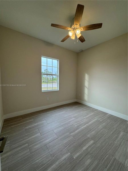 Spacious, unfurnished interior of a new home in , Lehigh Acres (Image 16).