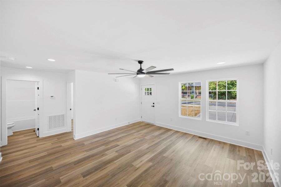 Spacious, unfurnished interior of a new home in , Salisbury (Image 27).