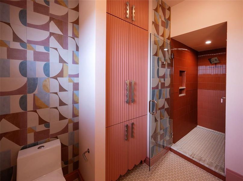 Furnished interior view inside a new home in , Southlake (Image 29).