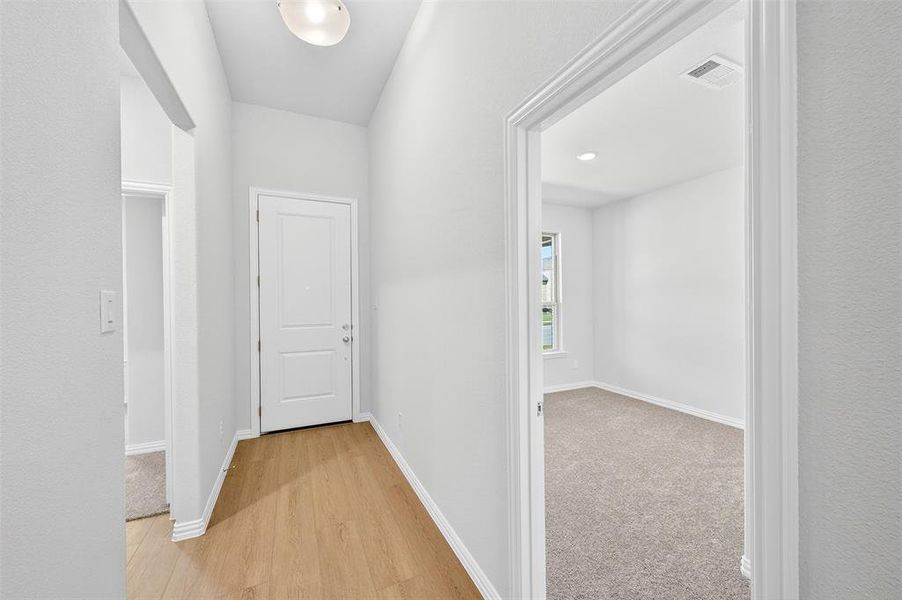 Spacious, unfurnished interior of a new home in Tarrytown, Crowley (Image 33).