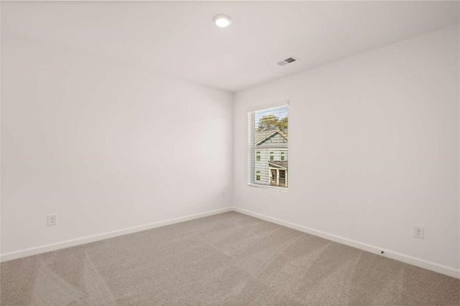 Spacious, unfurnished interior of a new home in Shoal Creek, Hampton (Image 18).