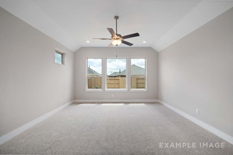 Spacious, unfurnished interior of a new home in Lago Mar, Texas City (Image 18).