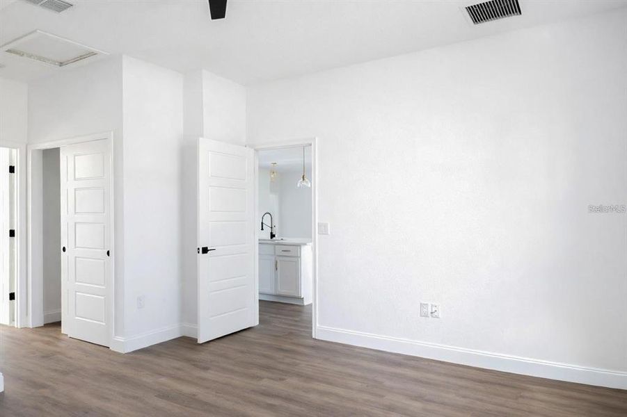 Spacious, unfurnished interior of a new home in , Palm Coast (Image 27).