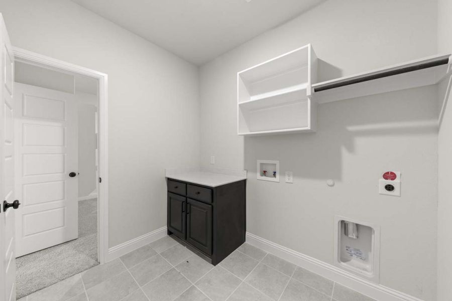 Furnished interior view inside a new home in Sutton Fields, Celina (Image 10).