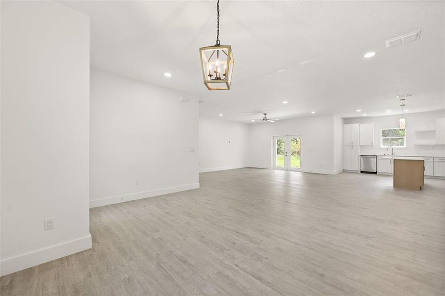 Spacious, unfurnished interior of a new home in , Palm Bay (Image 18).