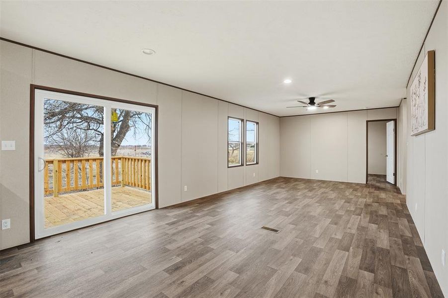 Spacious, unfurnished interior of a new home in , Grandview (Image 12).