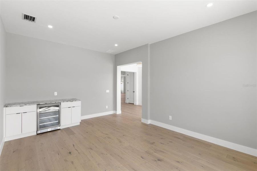 Spacious, unfurnished interior of a new home in , Palmetto (Image 29).