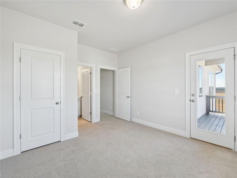 Spacious, unfurnished interior of a new home in River Pointe, Monroe (Image 18).