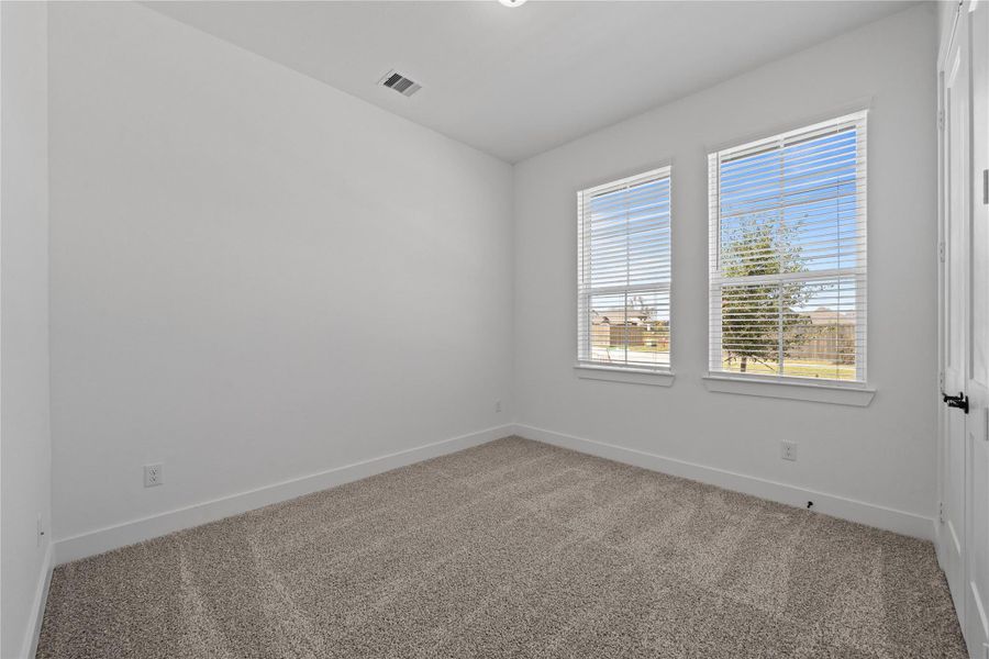 Spacious, unfurnished interior of a new home in Riceland, Mont Belvieu (Image 26).