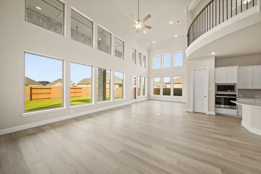 Spacious, unfurnished interior of a new home in Coastal Point, League City (Image 24).