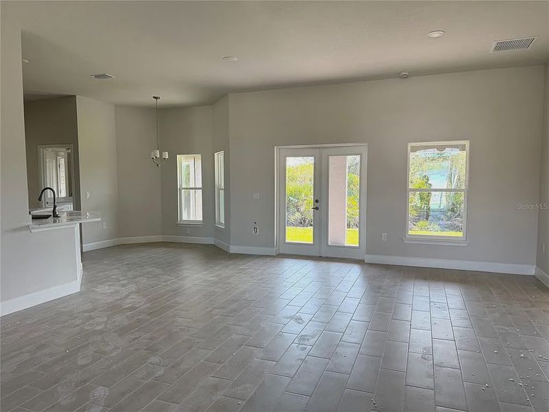 Spacious, unfurnished interior of a new home in South Gulf Cove, Port Charlotte (Image 12).