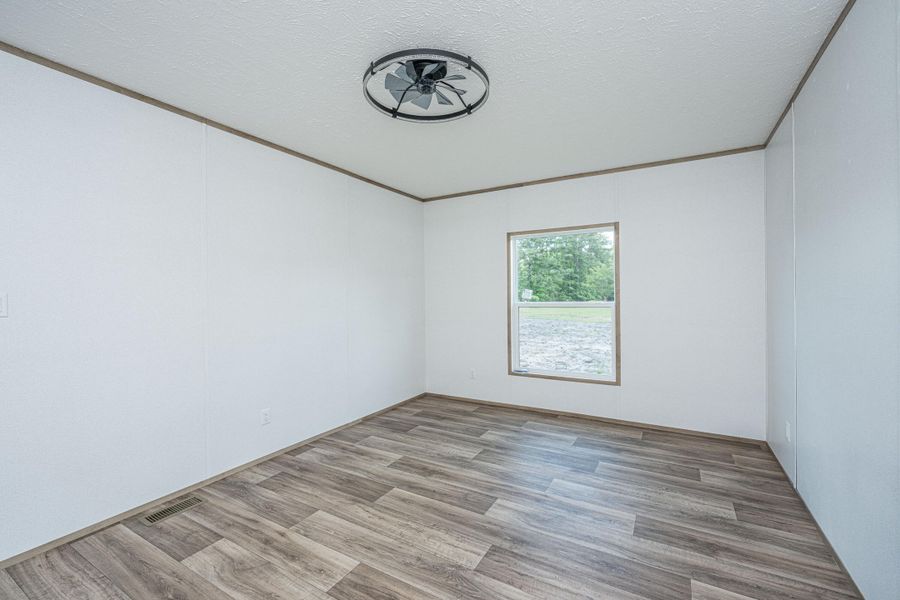 Spacious, unfurnished interior of a new home in , St. George (Image 38).