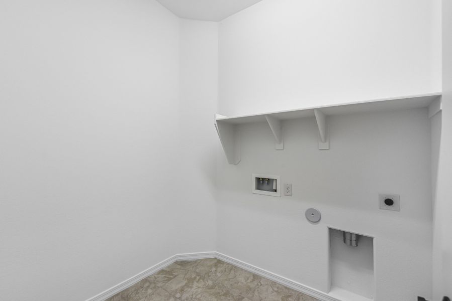 Spacious, unfurnished interior of a new home in Allen Ranches, Litchfield Park (Image 25). Spacious, unfurnished interior of a new home in Allen Ranches, Litchfield Park (Image 25).