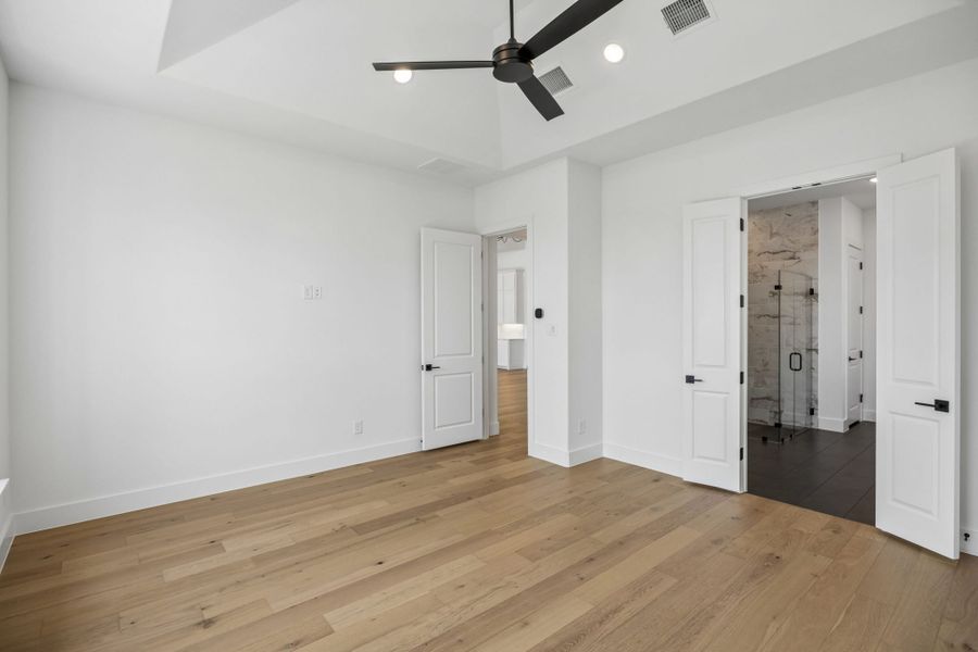 Spacious, unfurnished interior of a new home in The Parks at Wilson Creek, Celina (Image 43).