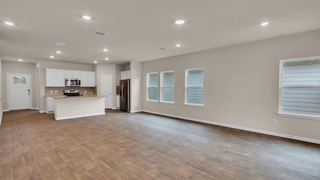 Spacious, unfurnished interior of a new home in Carillon, Manor (Image 12). Spacious, unfurnished interior of a new home in Carillon, Manor (Image 12).