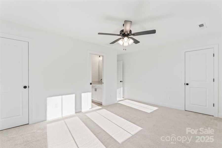 Spacious, unfurnished interior of a new home in , Charlotte (Image 13).