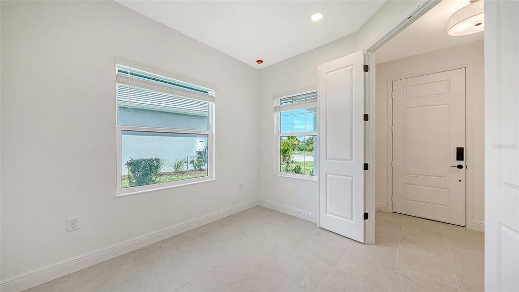 Spacious, unfurnished interior of a new home in Palmera, Venice (Image 26).