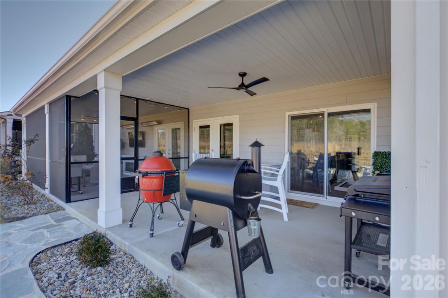 Exterior details and patio area of a home in Lakeside Glen, York (Image 25).