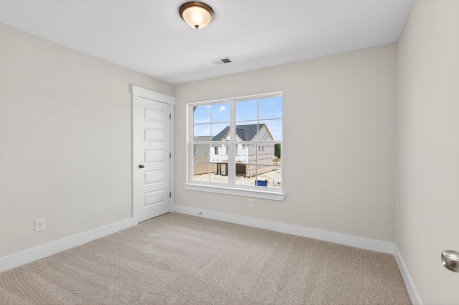 Spacious, unfurnished interior of a new home in Highland Bluff, Aiken (Image 13).